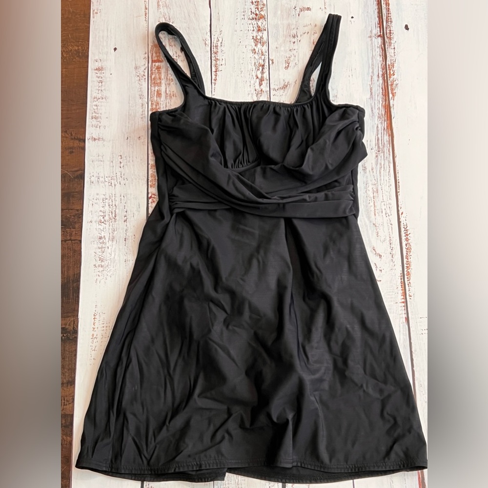 Lands and black swim dress